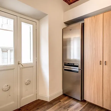 Febo Decharm Lejlighed *